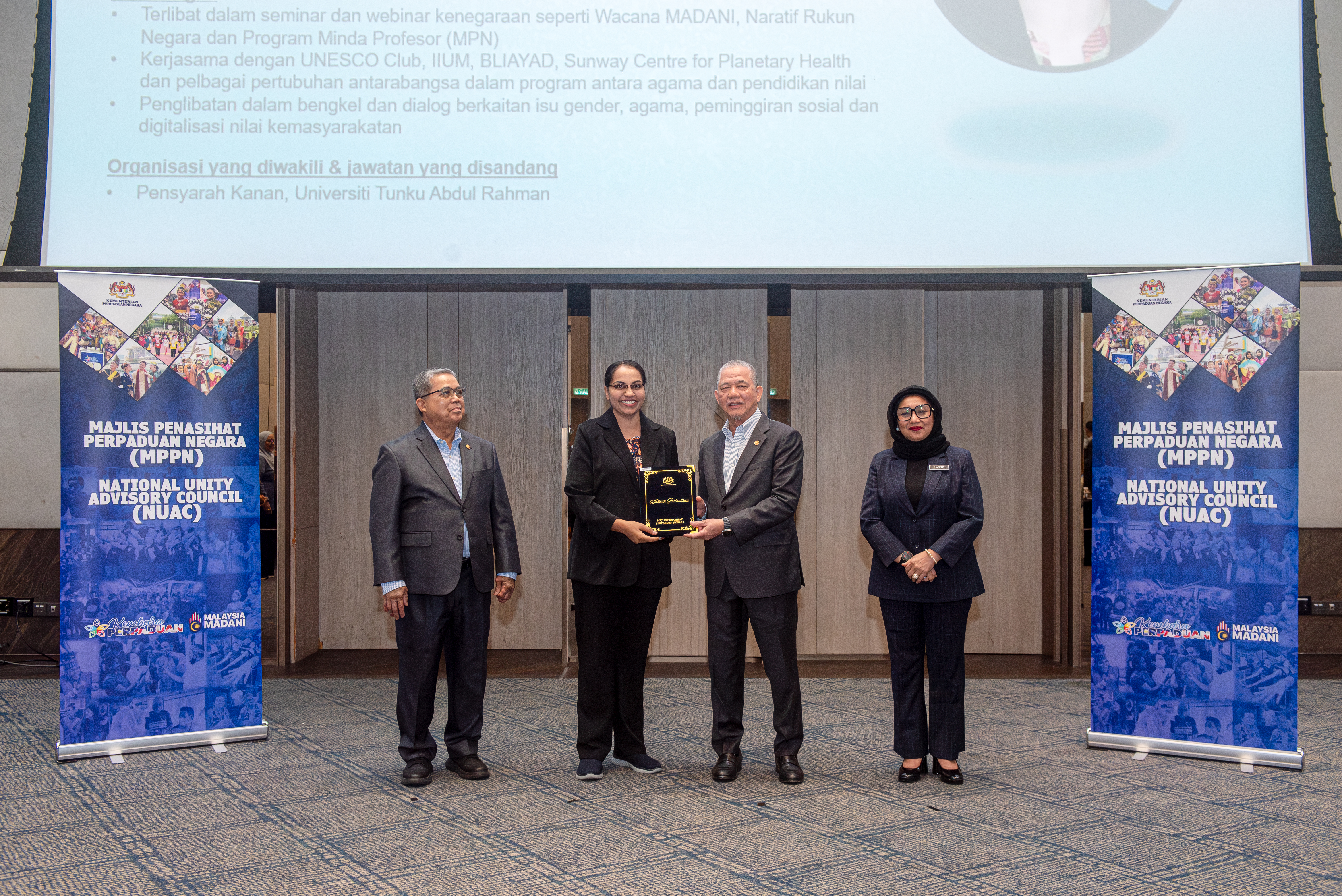 From left: YB Datuk Aaron, Dr Charanjit, YAB Datuk Amar Sri Haji Fadillah and YBhg Dato’ Haslina