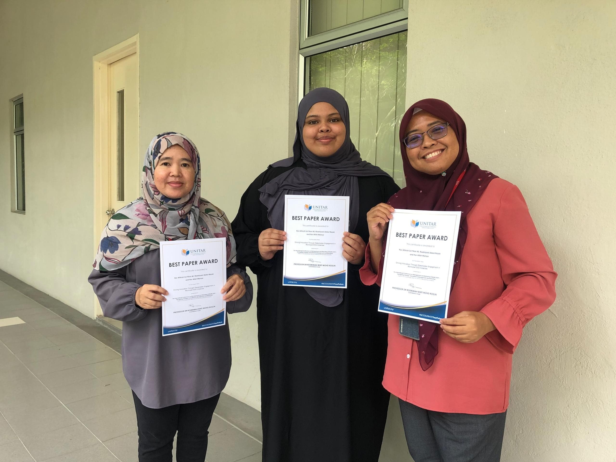 From left: Puan Rizalniyani, Nur Athirah and Cik Nur Aliah