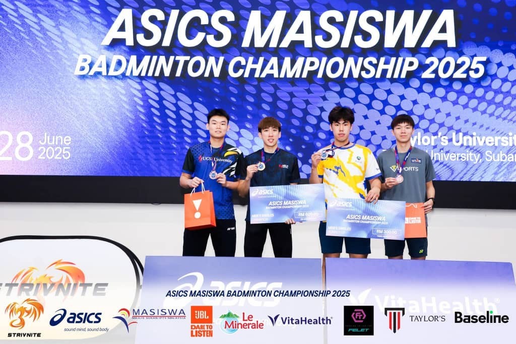 Yap (far right) secured second runner-up in the Men’s Singles