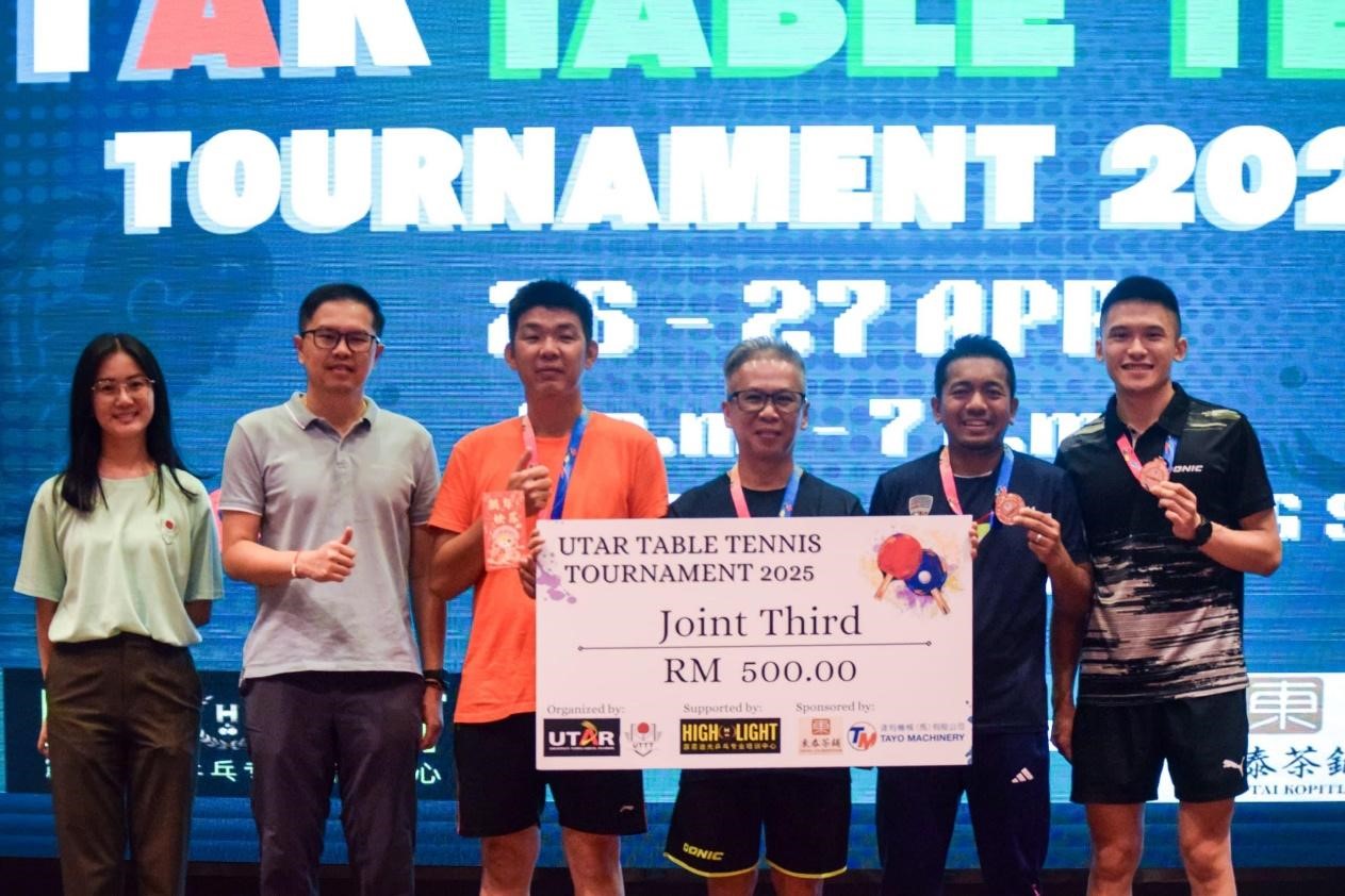 Joint third place winners: UTAR Red (left photo) and FTC (right photo)