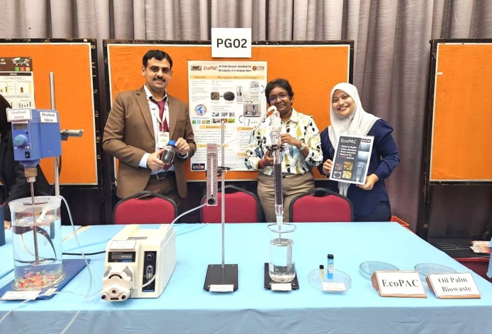 Irfan’s exhibition booth, showcasing the detailed process of EcoPAC in removing microplastics