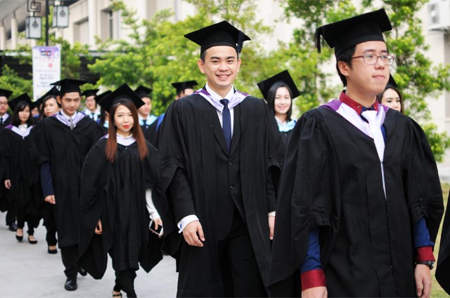 Graduands marching their way to Dewan Tun Dr Ling Liong Sik