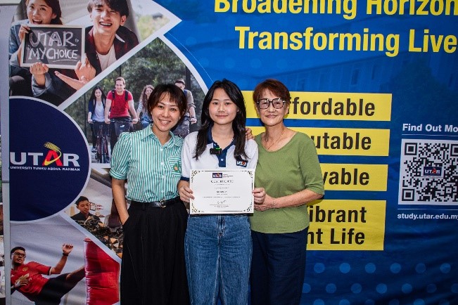 Scholarship recipients and their guardians