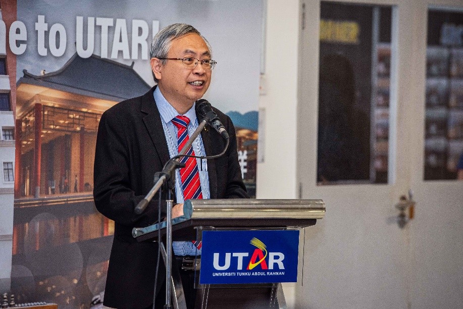 Prof Dato’ Ewe delivering his speech