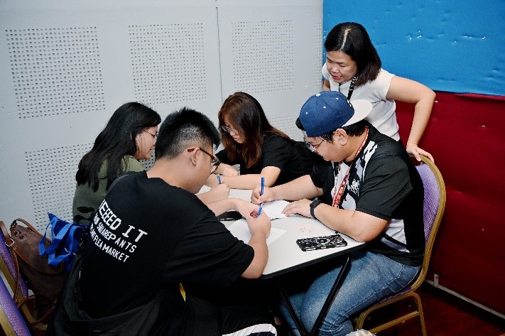 Interested participants engaging directly with employers via live interviews at the interview counter