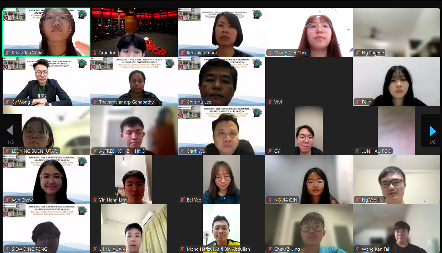 Sharing smiles in a virtual group snapshot 
