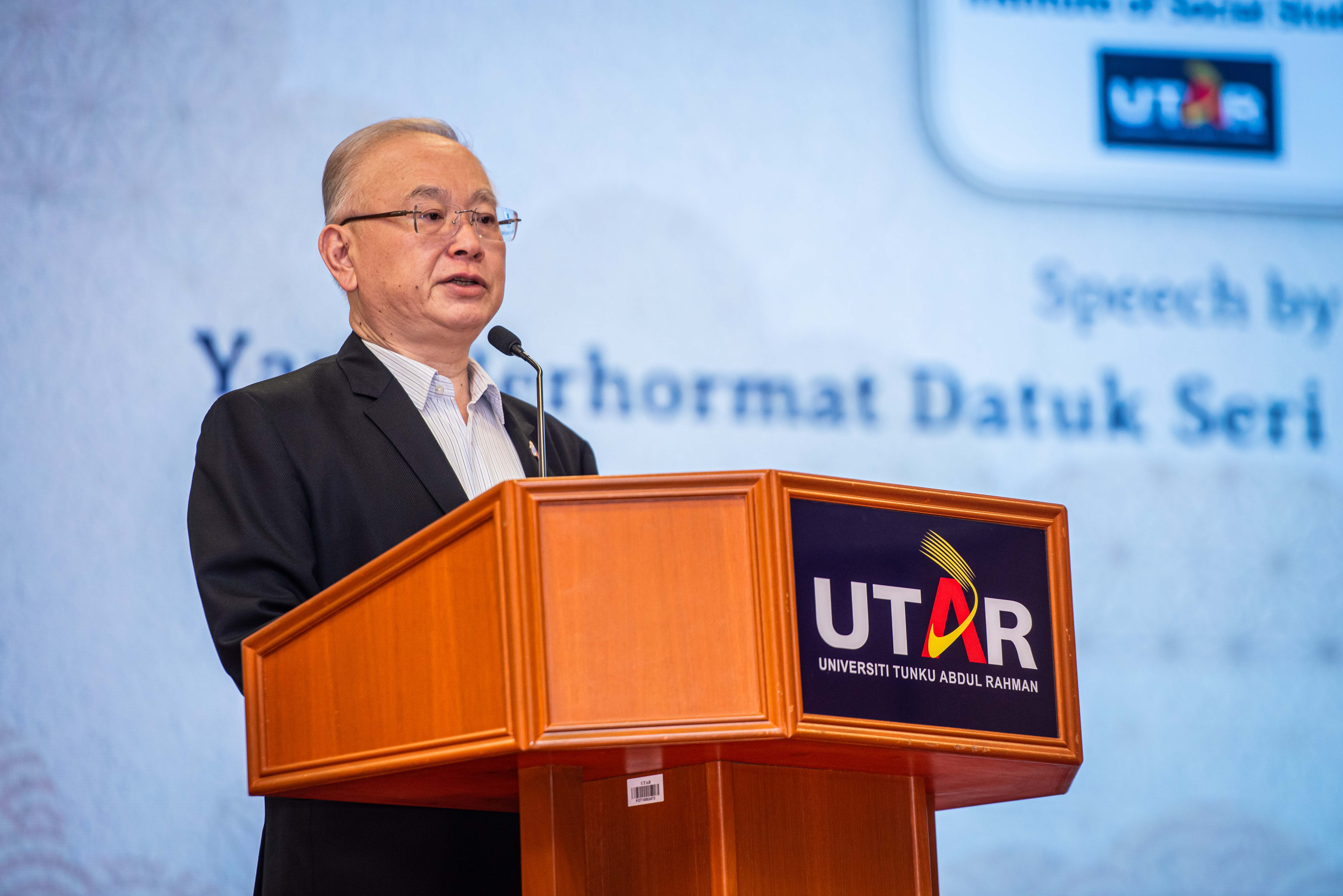 Datuk Seri Wee sharing the contributions of Tun Tan Cheng Lock