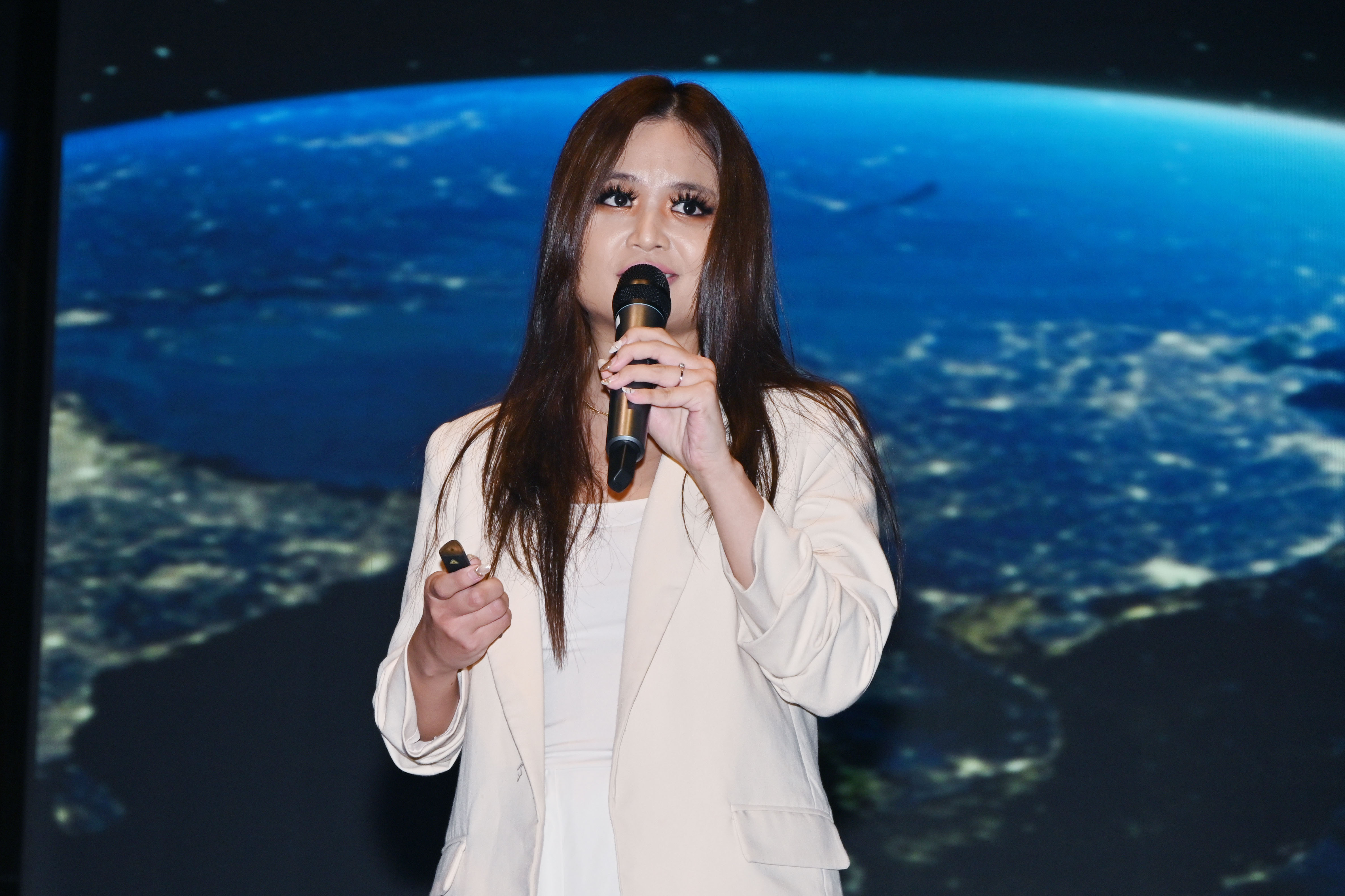 Ms Delea Tan shedding light on Huawei Malaysia ICT Academy