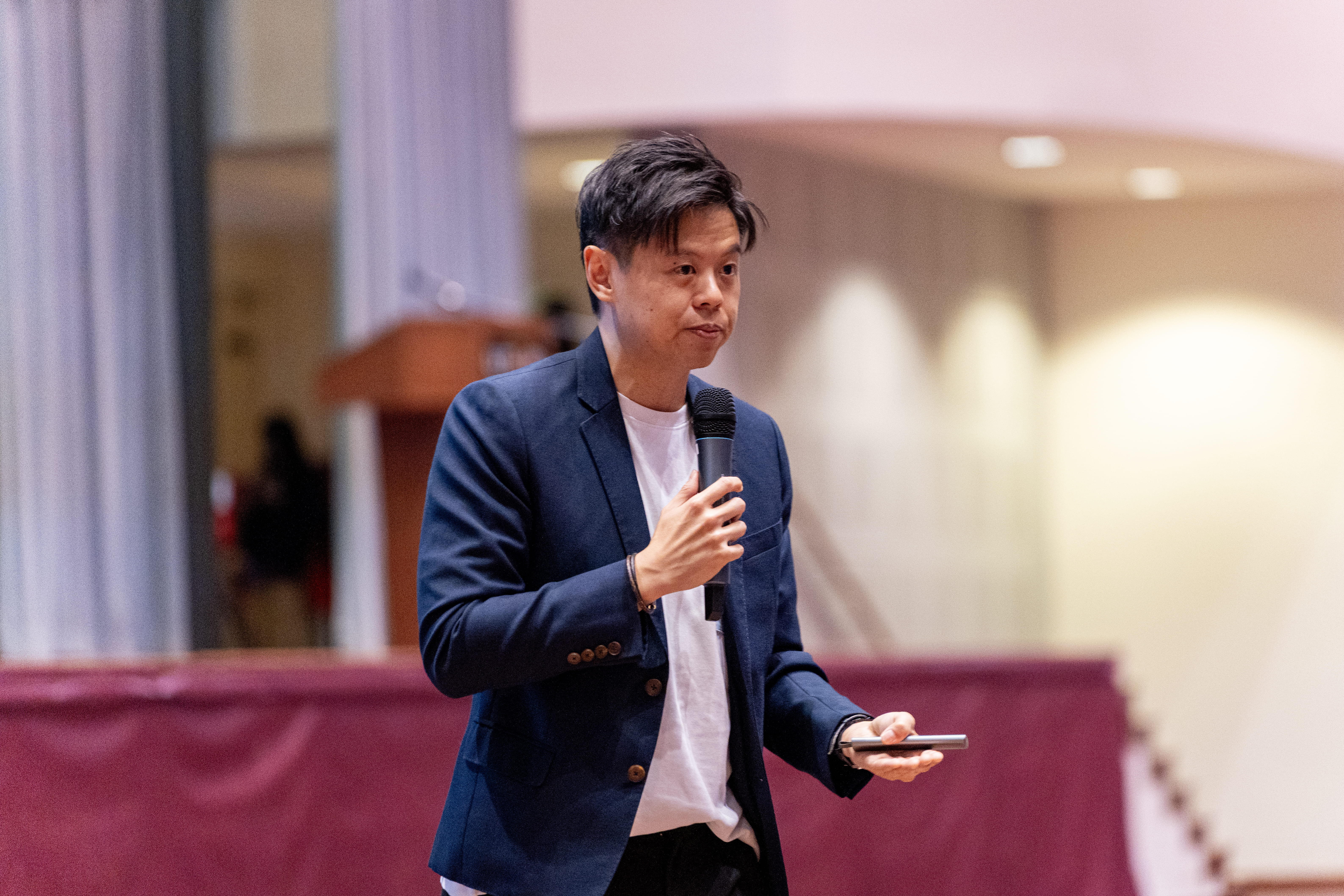 Mr Jan Wong offering self-promotion tips to students during the Q&A session