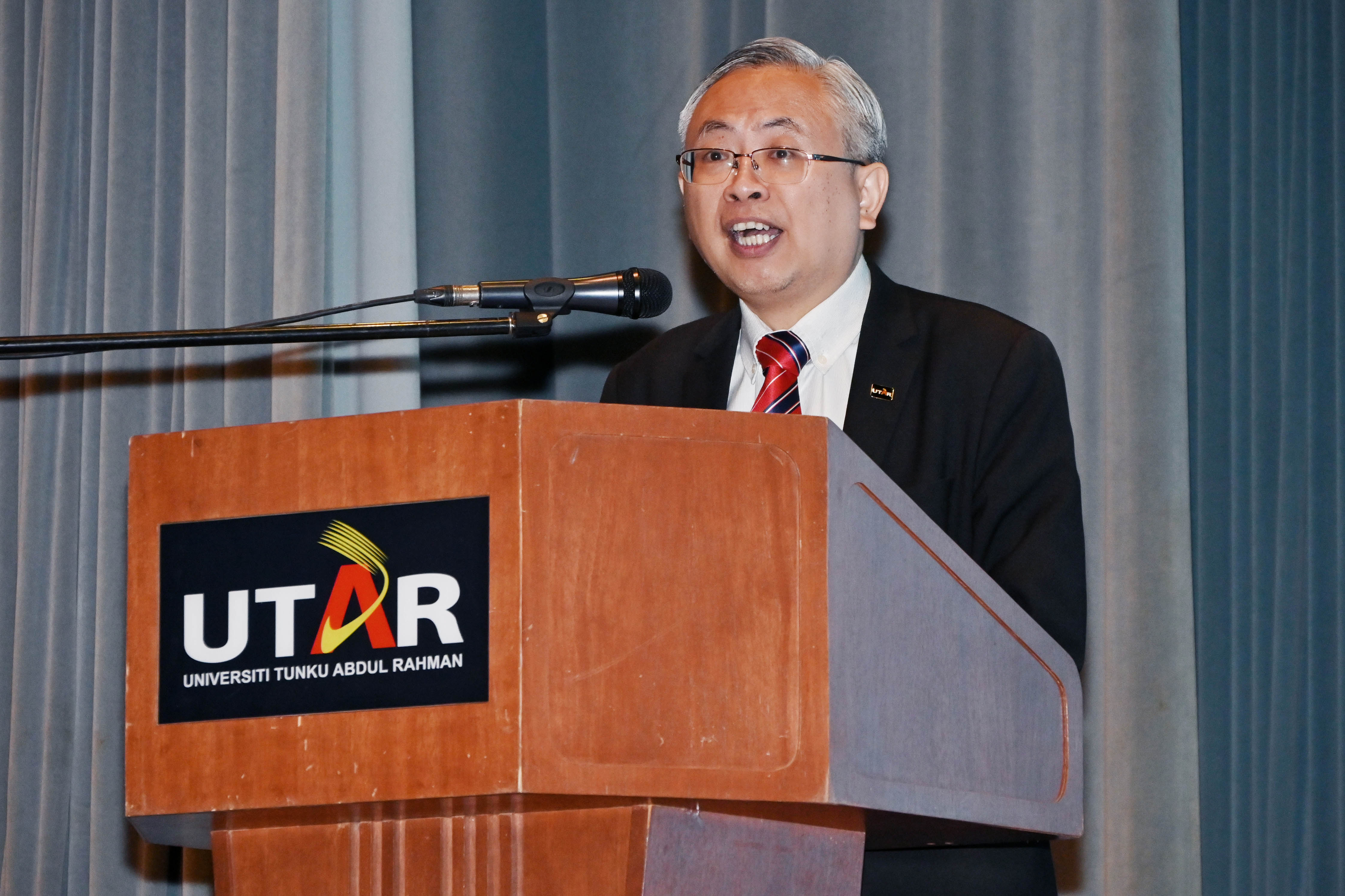 Prof Dato' Ewe highlighting the close partnership between UTAR and Huawei Malaysia since 2012