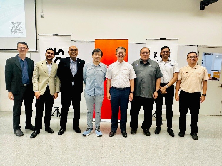 From left:  CRIE Chairperson Assoc Prof Ir Dr Chua Kein Huat, Mr Mohammad Ali, Mr Mohamed Rizal, Prof Yap, Dato’ Hassan, Ir Shahrizaman, Dr Arvind and Nik Izuddin