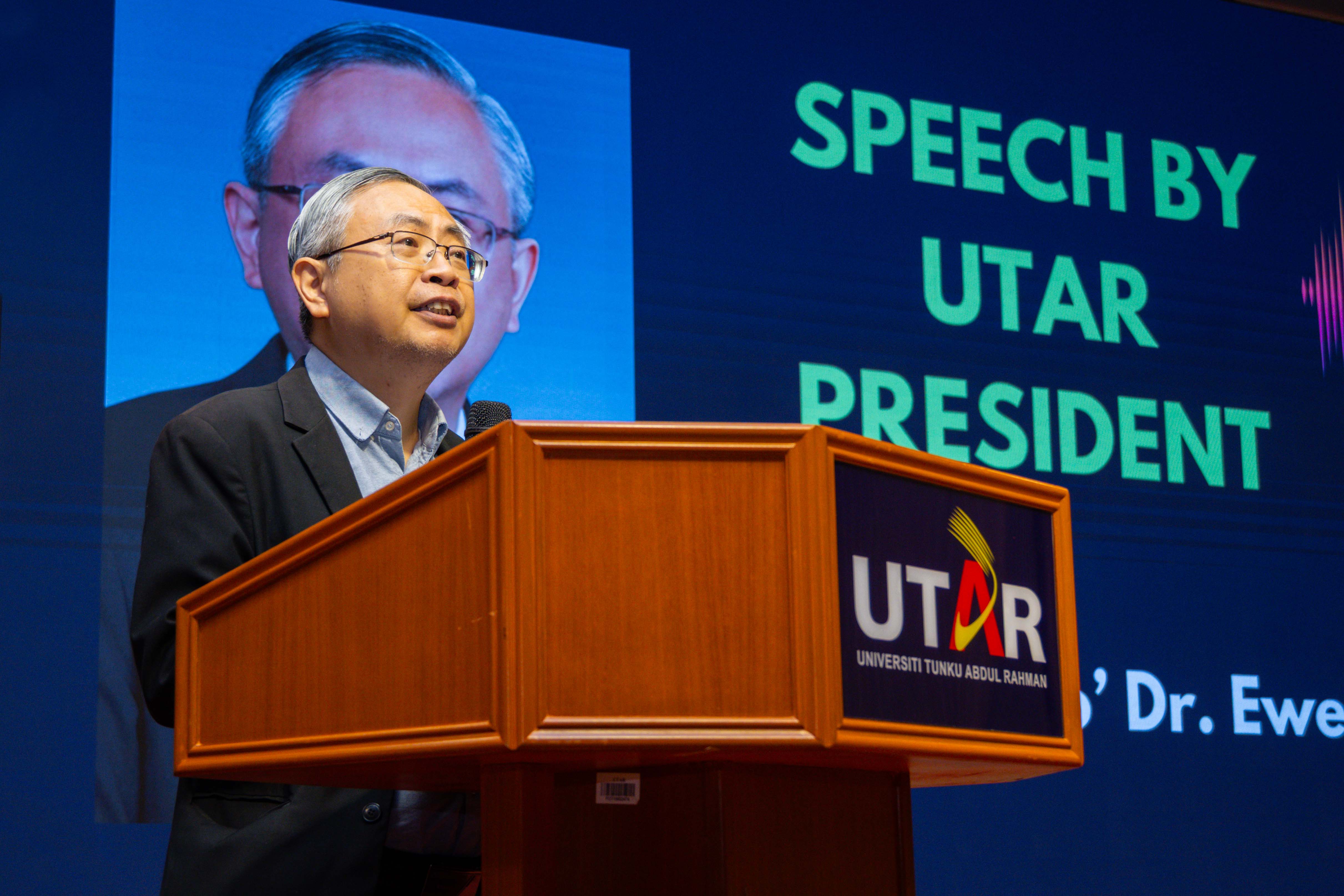 Prof Dato’ Ewe delivering his opening address