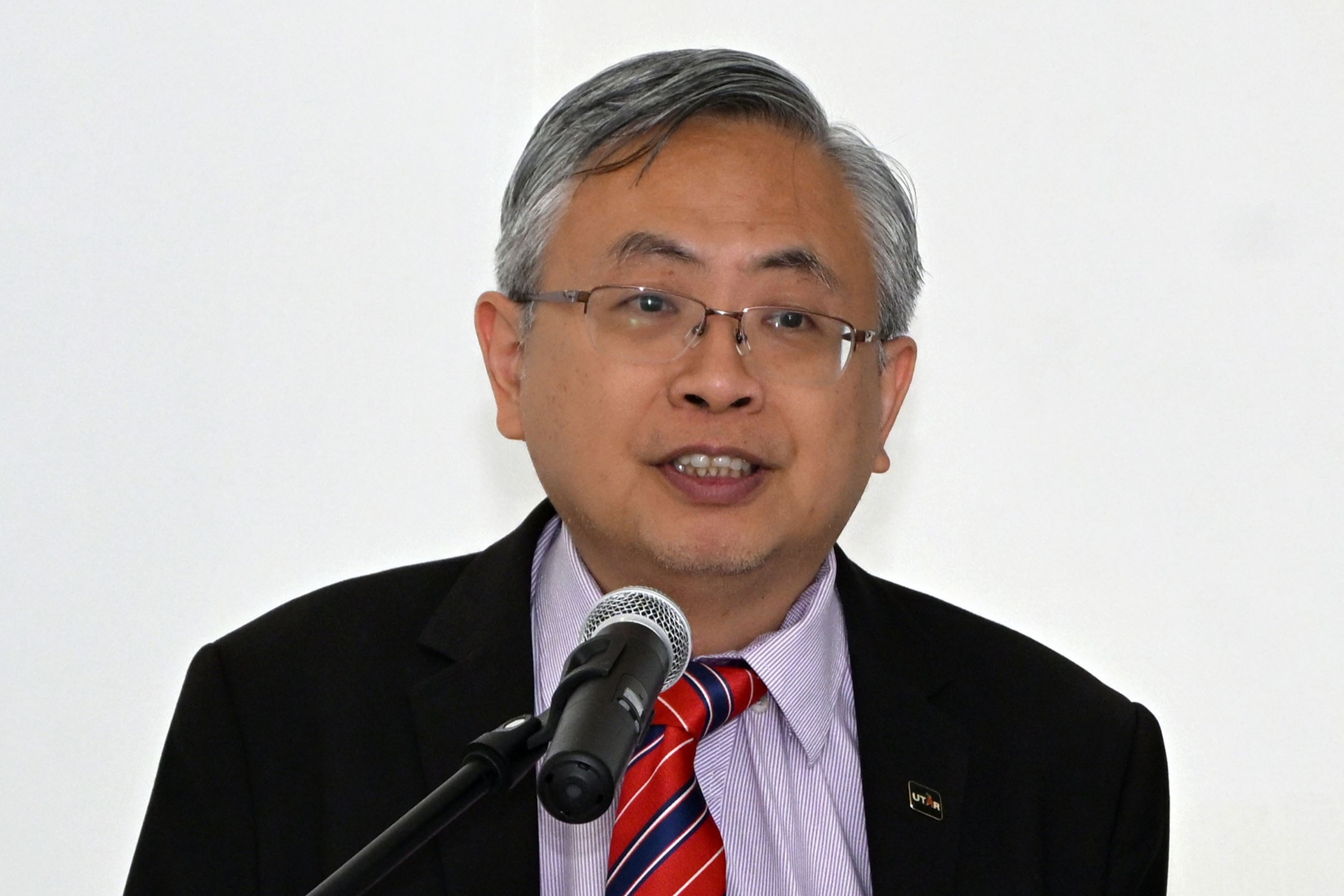 Prof Dato’ Ewe delivering his speech