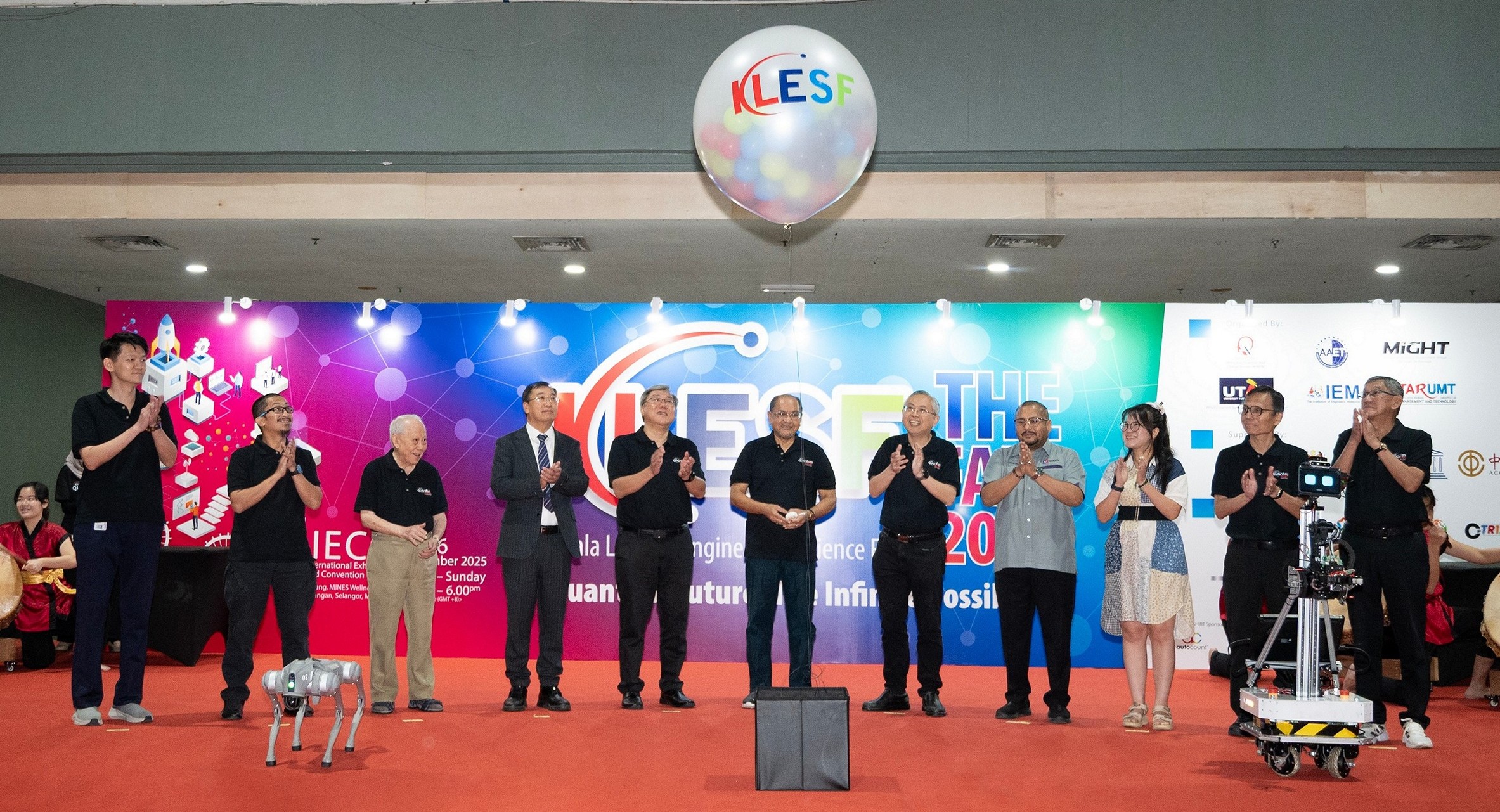 Opening ceremony of KLESF: The Fair 2025 From left: Dr Pua, Ir Amir Hussein, Academician Tan Sri Emeritus Augustine Ong, Dr Liu, Mr Robert Tai, Datuk Seri Hj Hasnol Zam Zam, Prof Dato’ Ewe, Lt Kol Bersekutu (PA) Mohd Najib, YB Puan Wong, Prof Dato’ Indera Lee and Datuk Lee