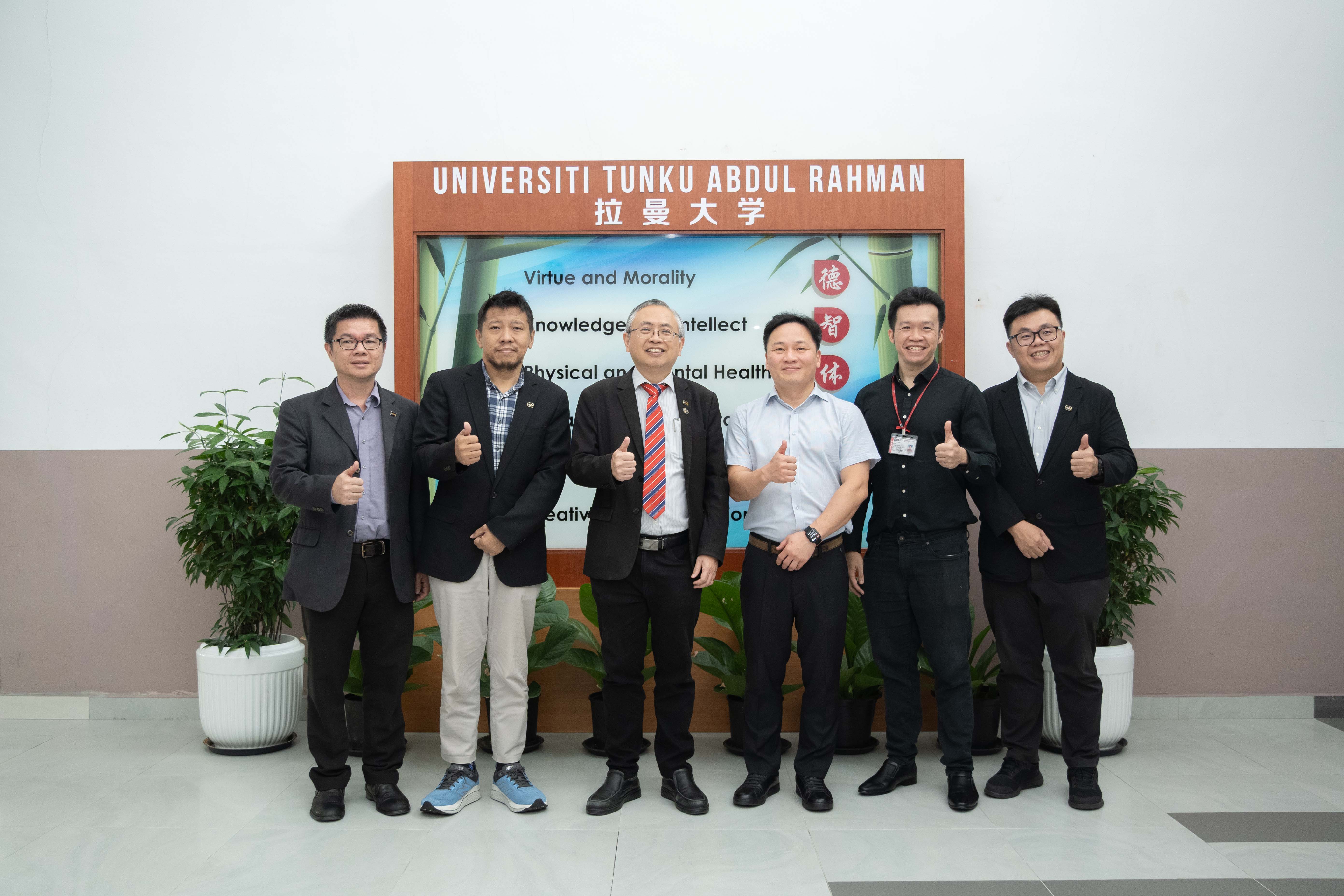 From left: Dr Lai, Prof Yap, Prof Dato’ Ewe, Mr Brian Pak, Dr Toh and Dr Lee