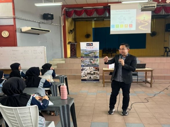 Mr Low during the workshop