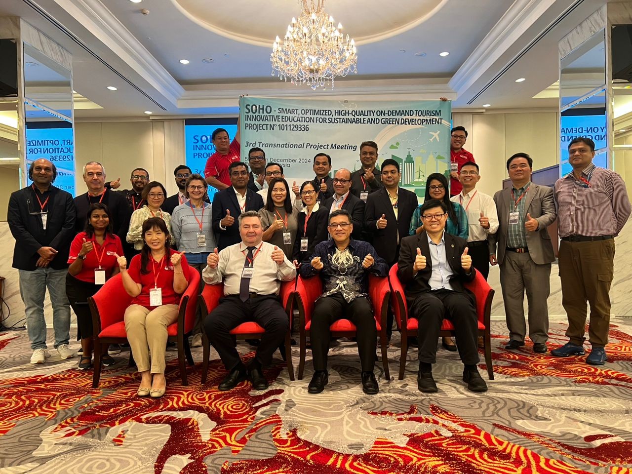 Front row, from left: Prof Dato’ Aileen Tan, Prof Tudor, YB Tuan Wong and Prof Choong Chee Keong with researchers from the participating universities 