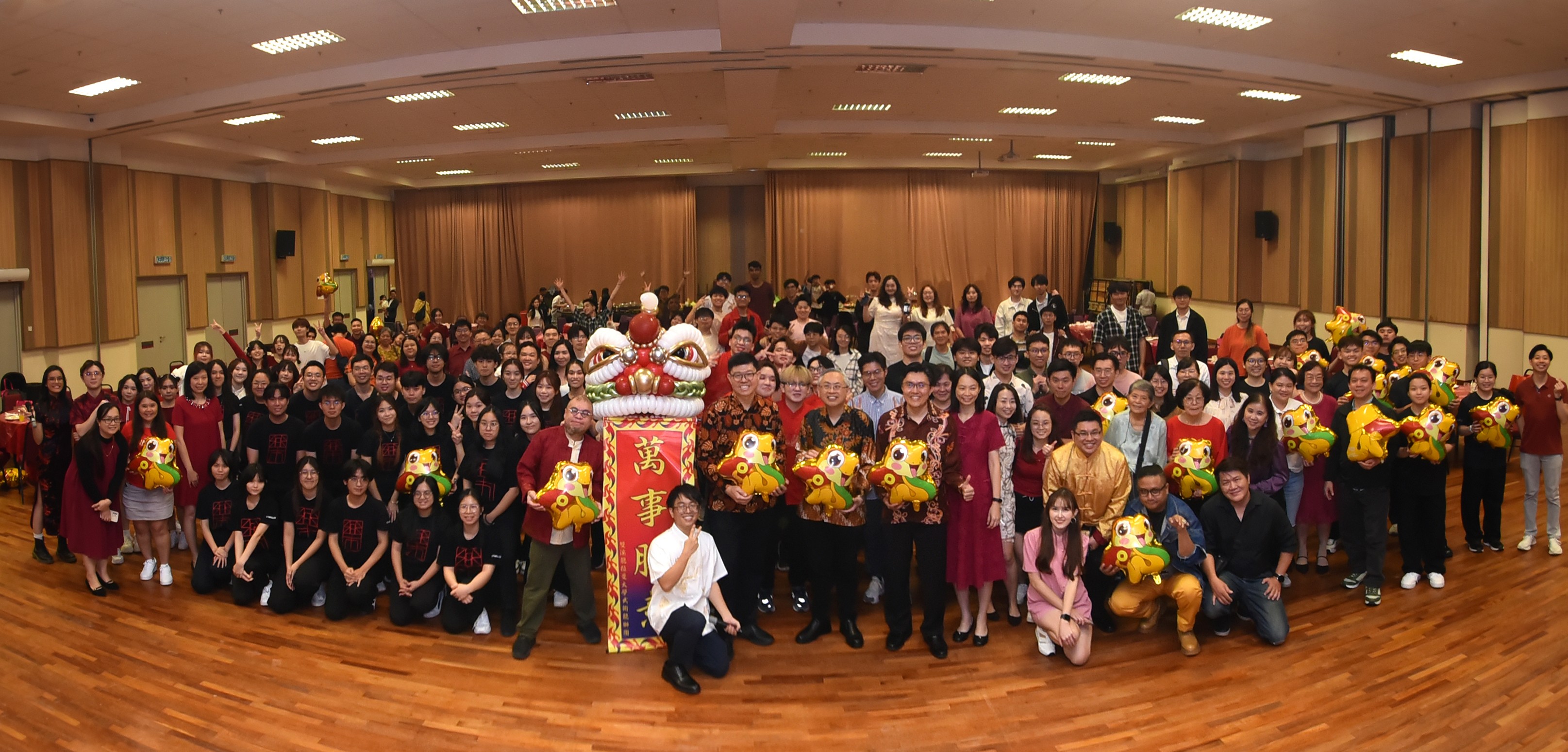 Group photo at the end of the event