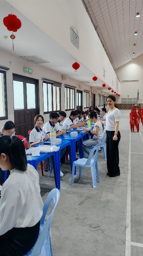 THP FBF academics and UTAR CARE students busy with preparatory work for the interactive quiz and lucky draw 