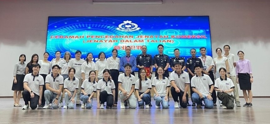 Special thanks to Assistant Superintendent of Police (ASP) General Policing, Commercial Crime Investigation Department, Perak Contingent Anizan bin Adnan (back row, eighth from right), Inspector Low Ee Hang (back row, seventh from right), Headmaster Mr Choo Weng Hey (back row, tenth from left), Discipline Teacher Mr Chee Tai Kuen (back row, fourth from right); and all 875 teachers and students of Shen Jai High School, Ipoh 