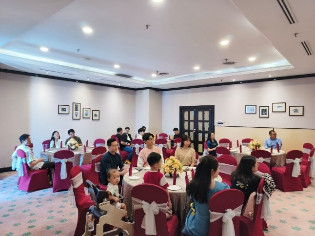 UTAR alumni enjoying their buffet lunch