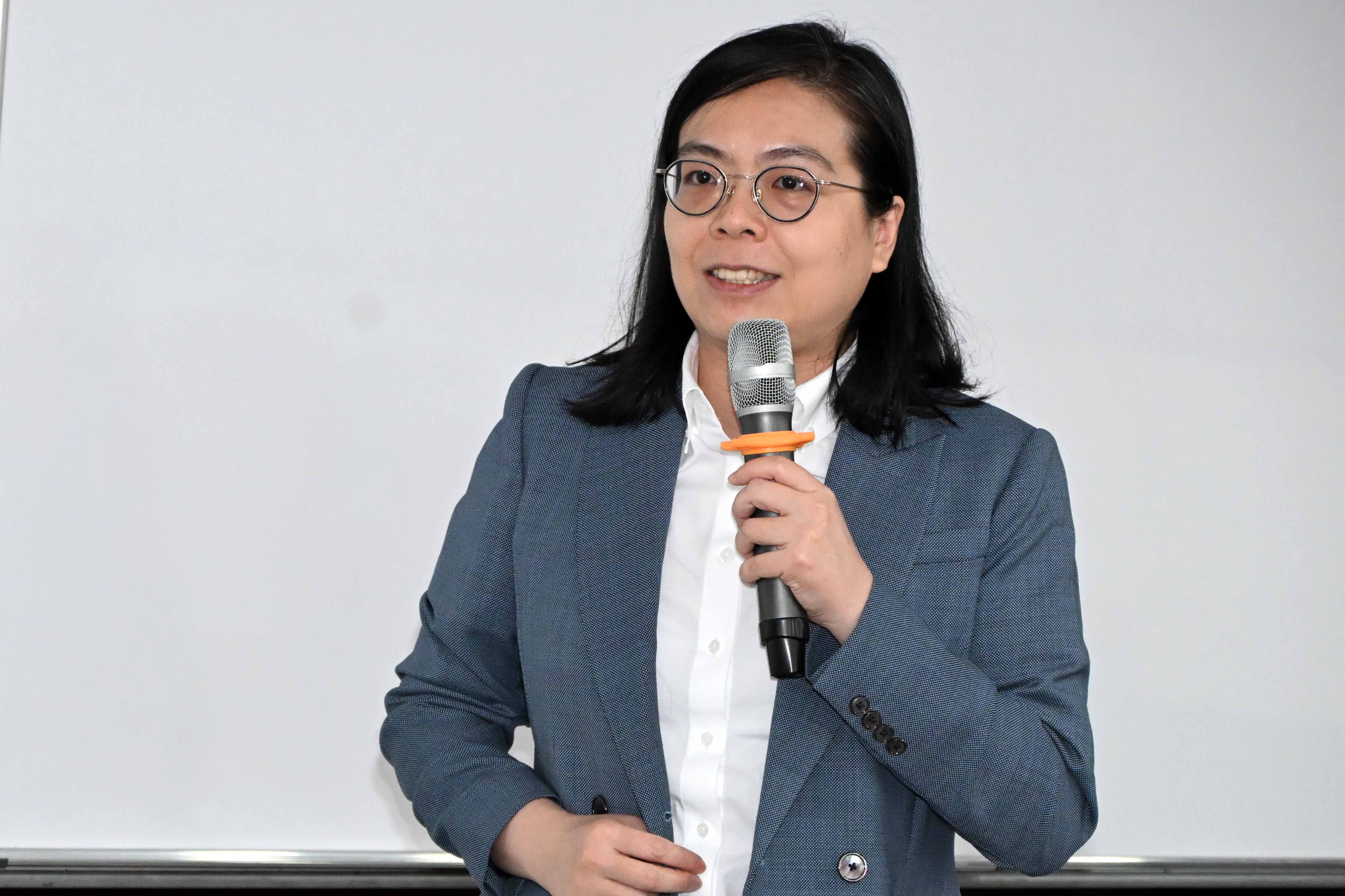 Prof Monique Wan sharing HKBU’s educational philosophy and postgraduate programmes