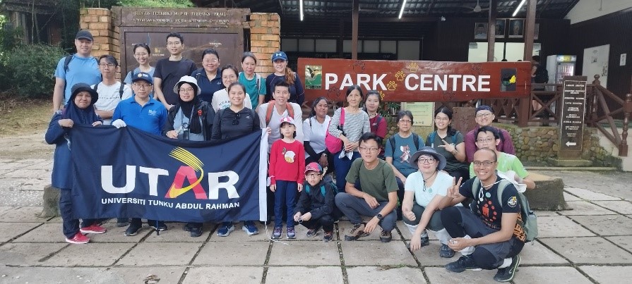 Group photo among participants