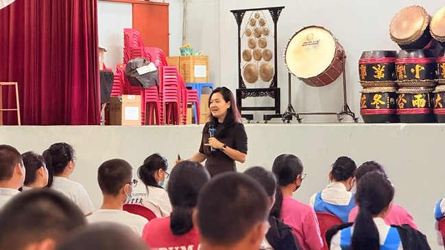 Ms Haw highlighting the value of education at SMJK Shing Chung