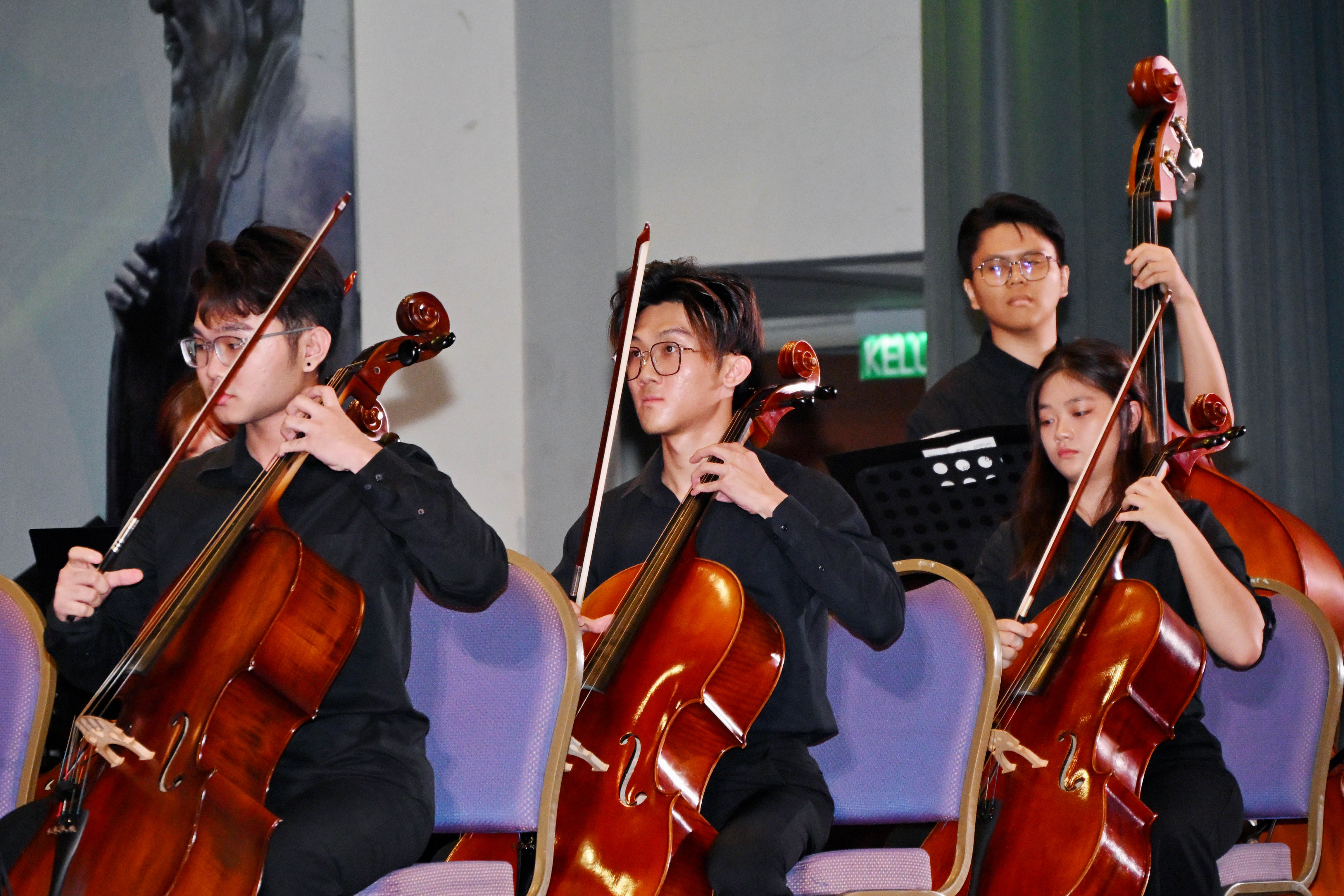 Echoing the performances of their Shandong counterparts, the UTAR Kampar Chinese Orchestra sparked waves of cheers with their first piece of the night, titled <i>Soulful Journey Through Wuzhou: Drunken in the Golden City</i> (神游梧州醉金城), conducted by UTAR student Seng Yi Fan