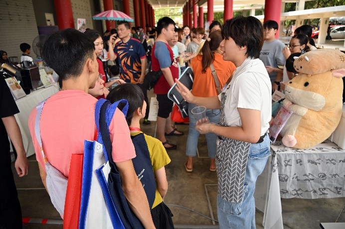 Fun activities at the carnival – drawing and colouring contest and exploring the food street