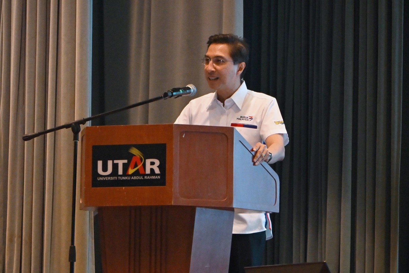 Dato’ Fad’l Mohamed speaking on Bursa Malaysia’s commitment in empowering individuals to be smart investors