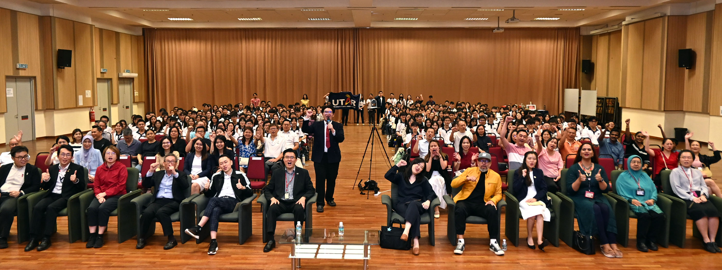 Group photo taken in commemoration of the ceremony