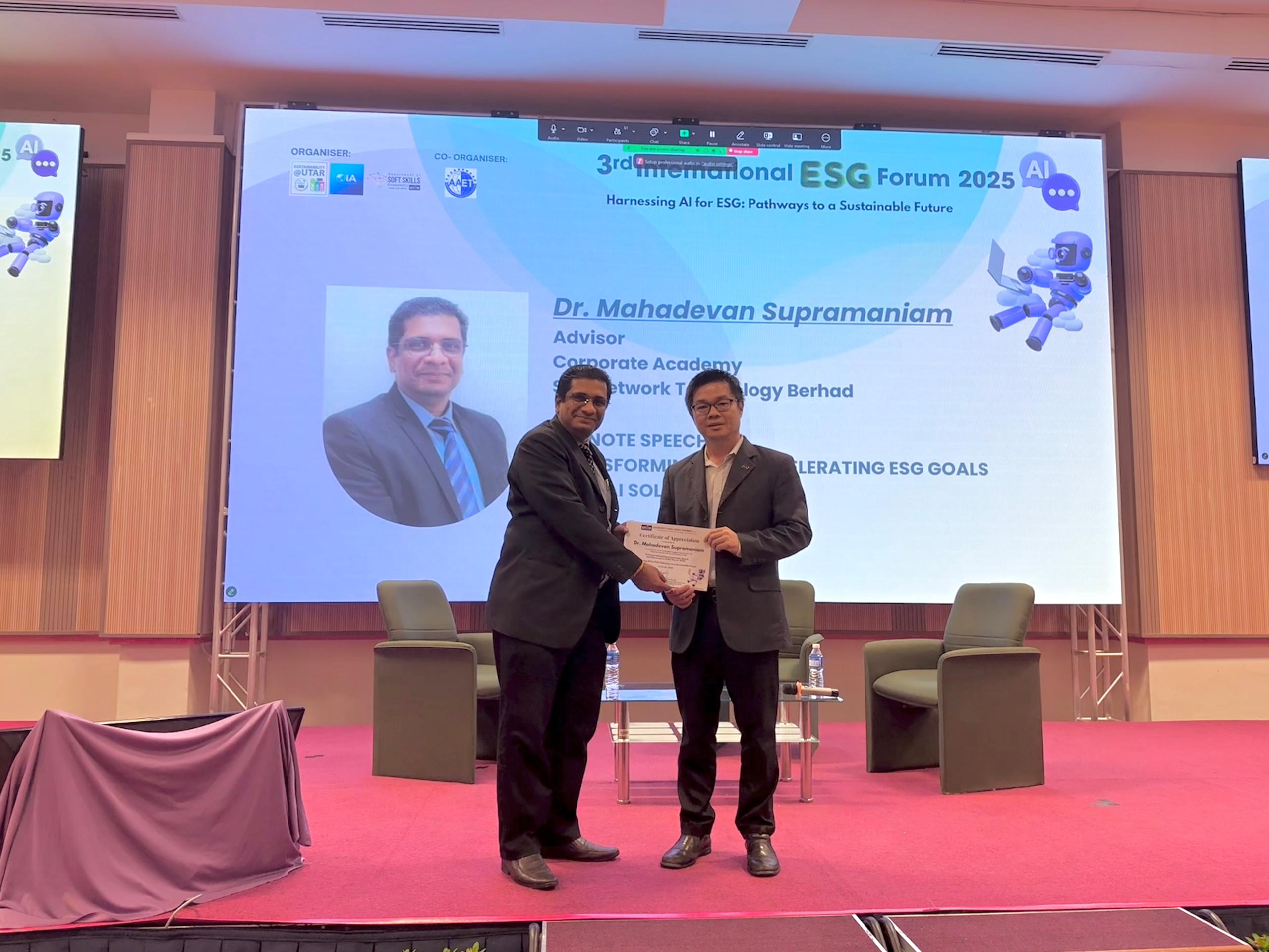From left: Mr Mahadevan and Dr Lai