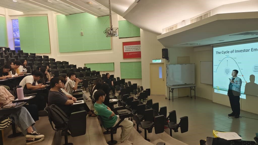 A tour of UTAR Hospital with the Double Dose Marketing team after the talk session, led by Dr Yip (centre)