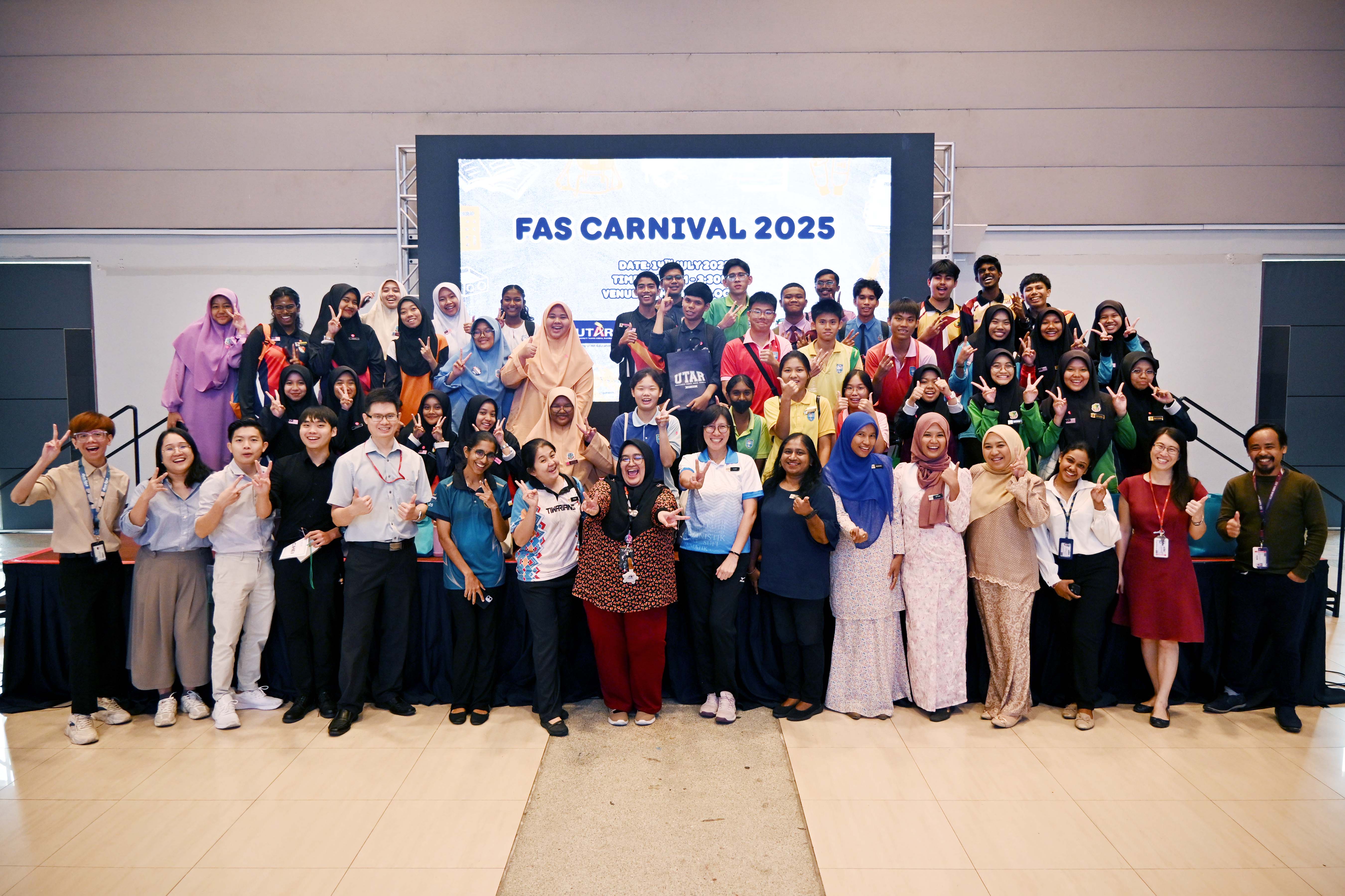 Group photo of participating students, educators and UTAR staff members