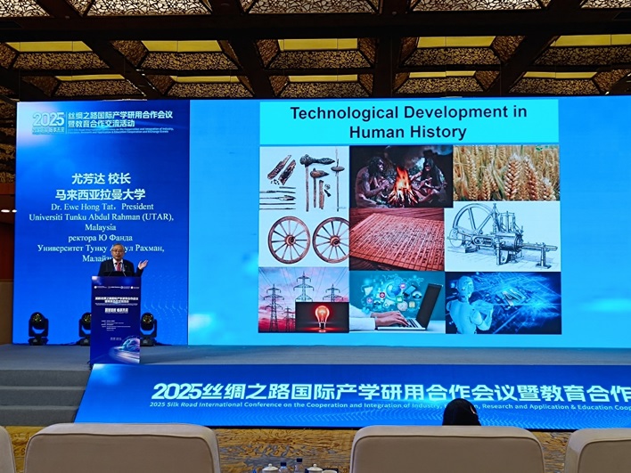 Prof Dato’ Ewe delivering a talk titled Talent Development in the AI Era 2025