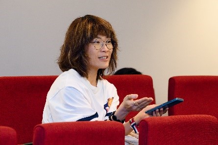 Participants asking questions