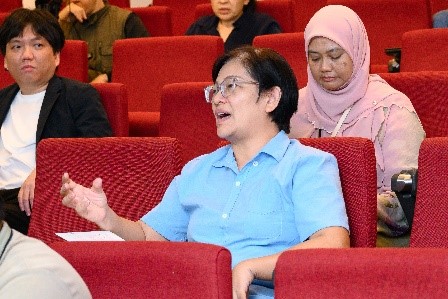 Participants asking questions