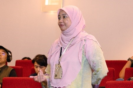 Participants asking questions