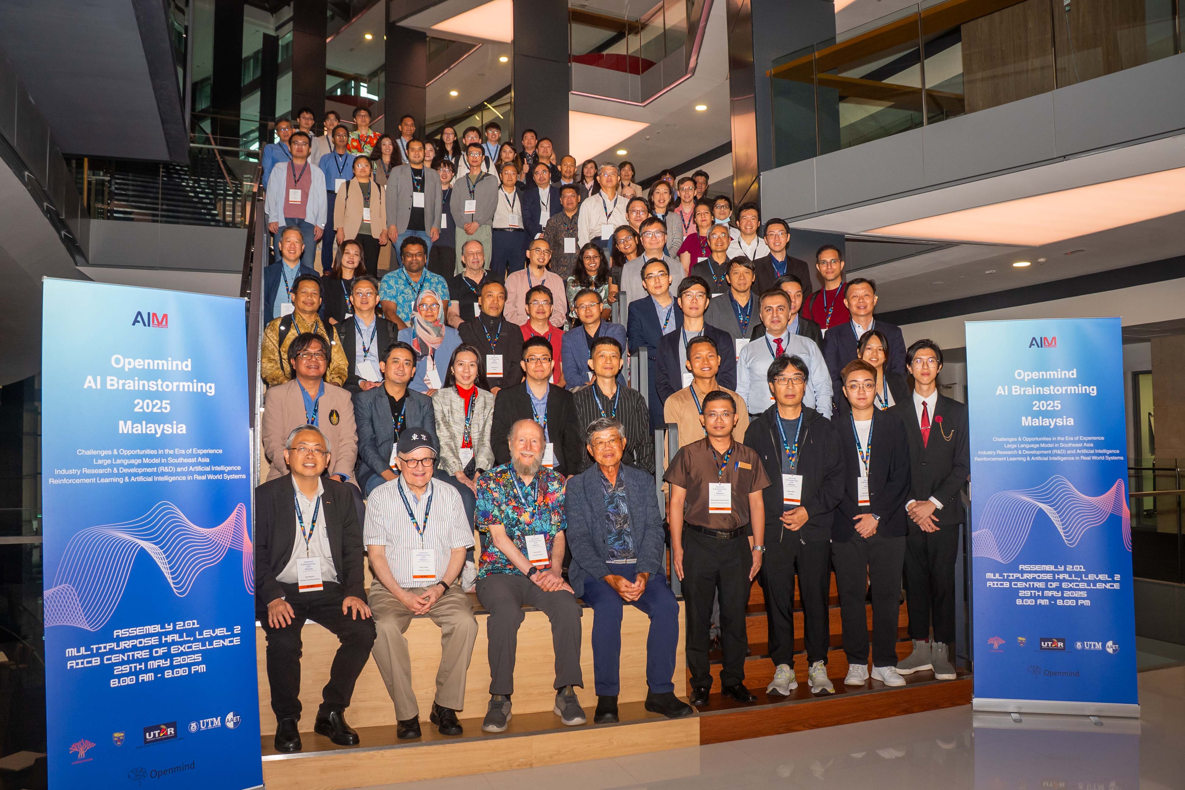 Group photo of all the participants at the event