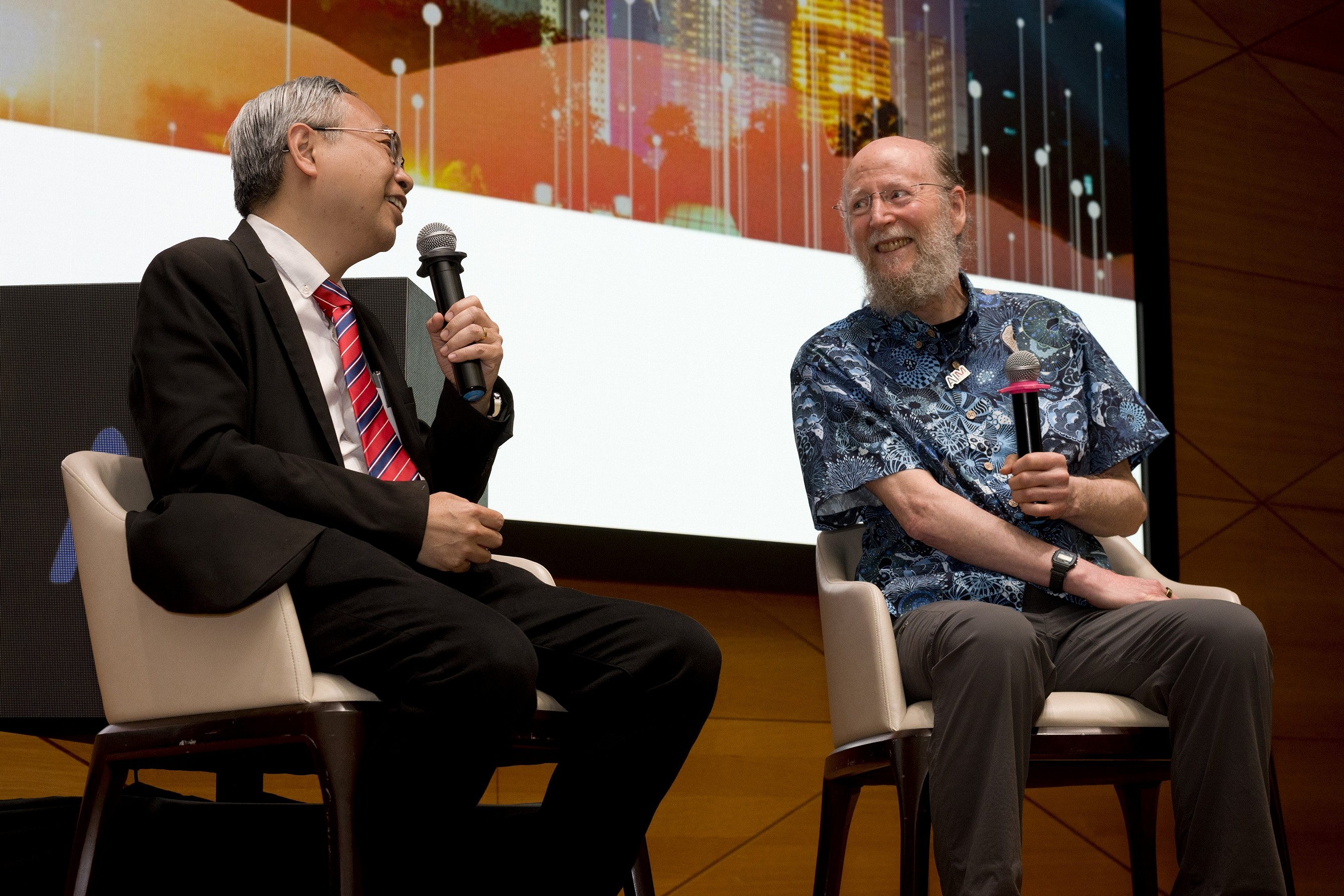 Prof Dato’ Ewe (left) and Prof Sutton