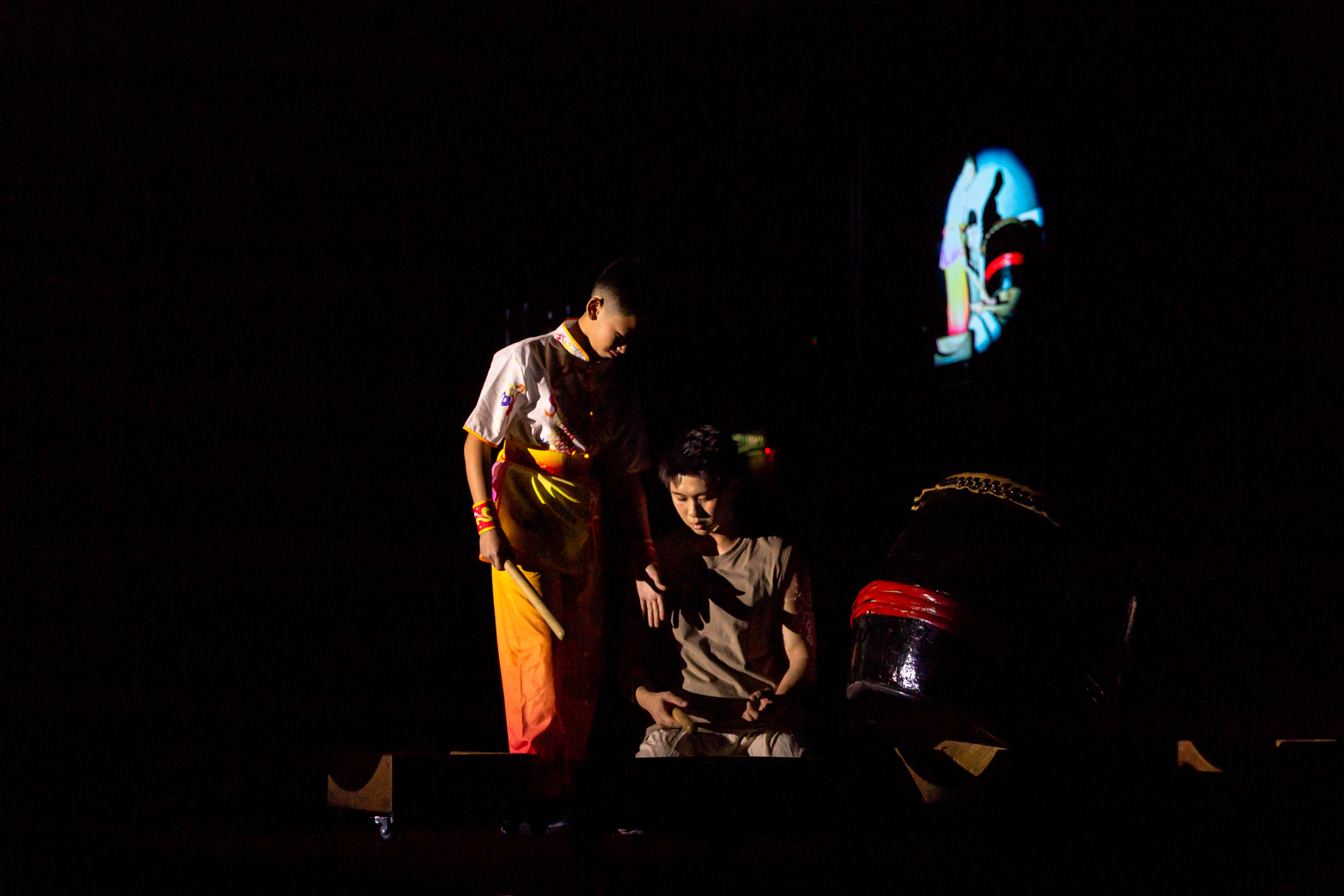 Emotion, movement, and music merged in a gripping drama performance that pulled the audience deep into its narrative world