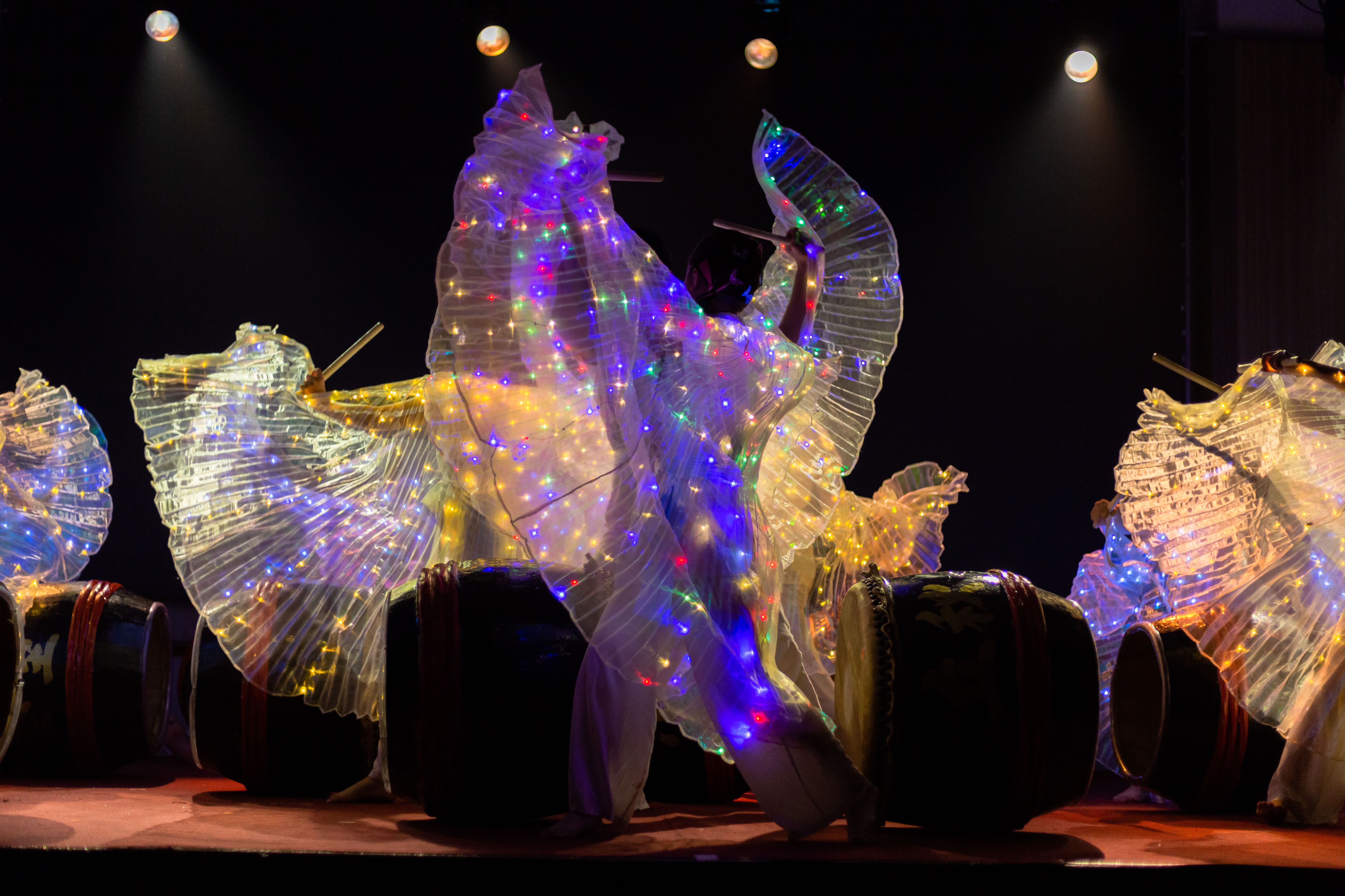  '?' by UTAR Kampar unfolded gracefully on stage — a poetic symbol of collaboration between campuses and the beauty of shared creativity