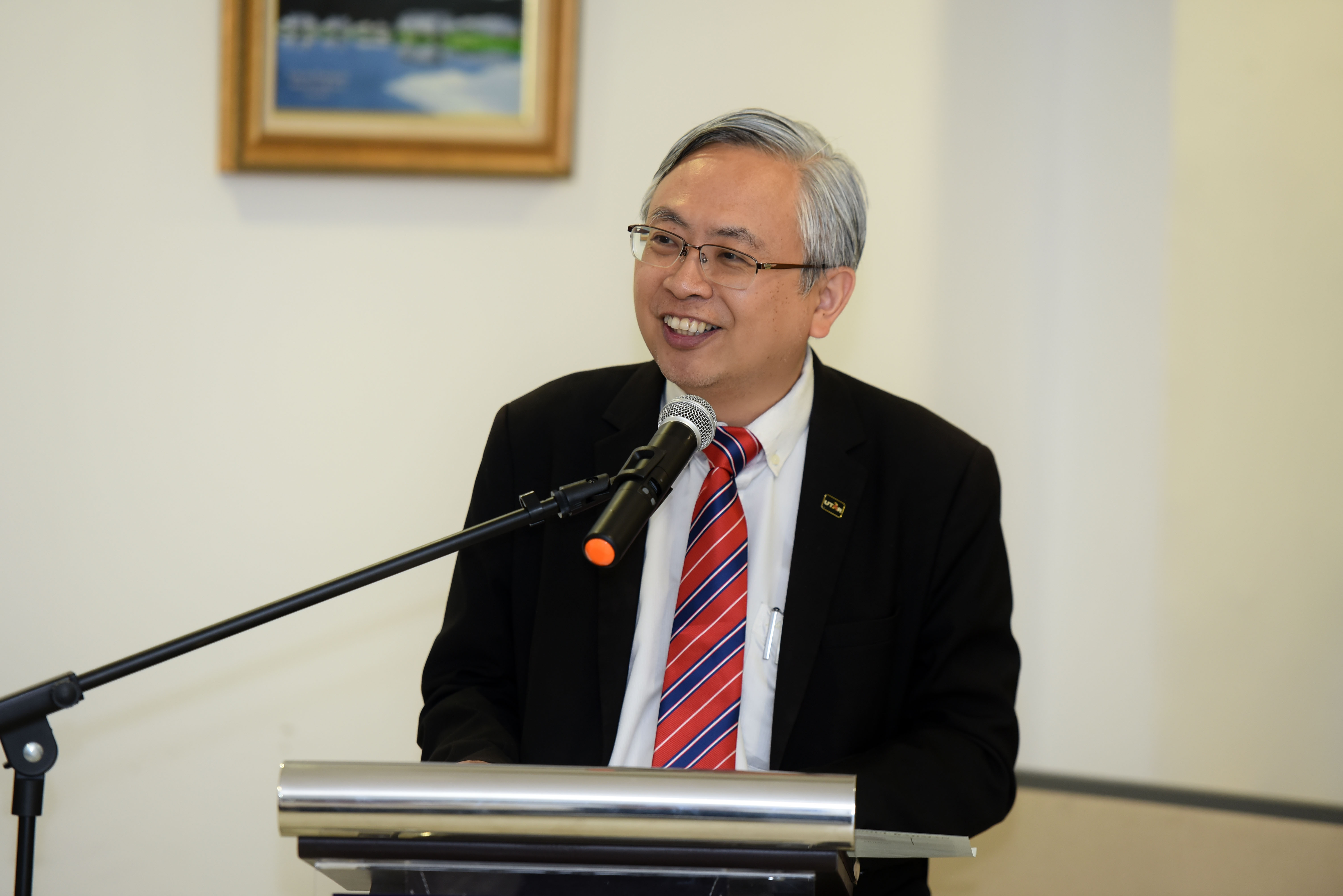 Prof Dato’ Ewe delivering his speech