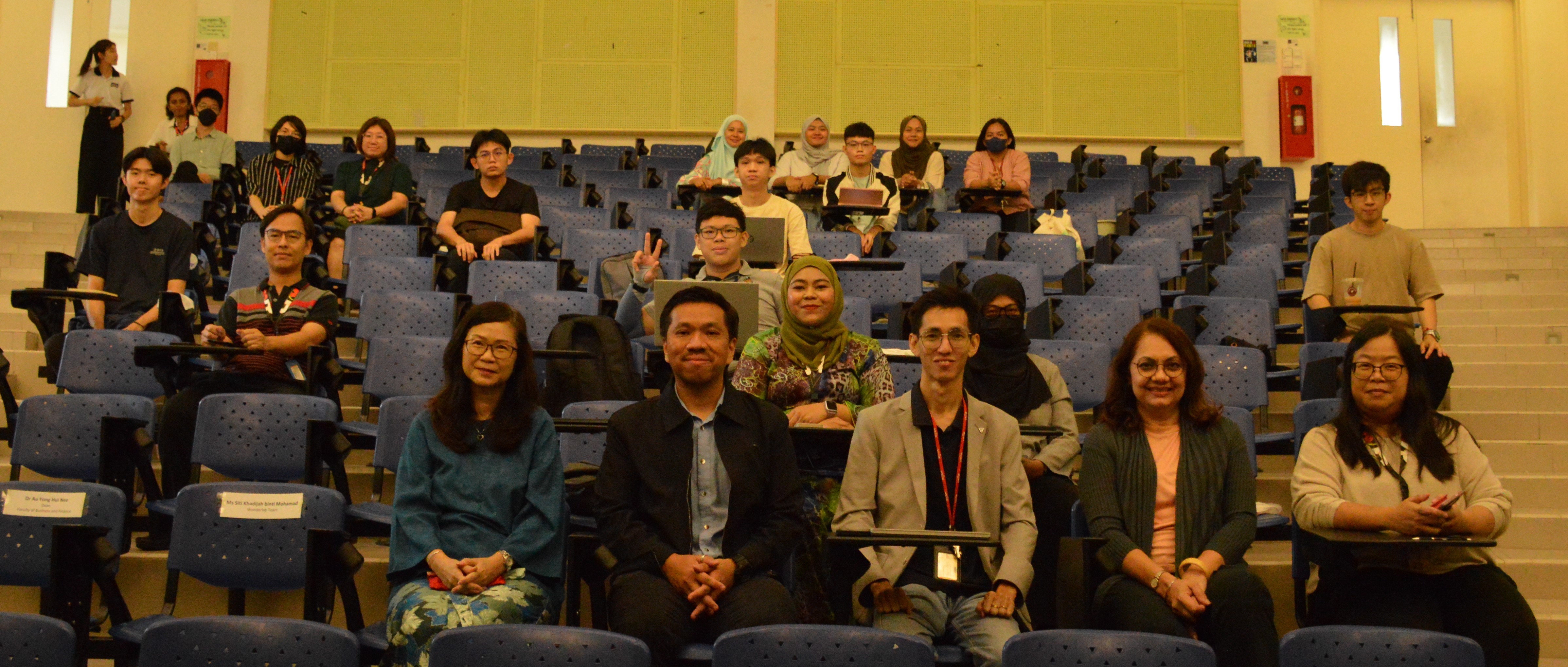 A group photo of participants at the workshop sessions (Kampar Campus)