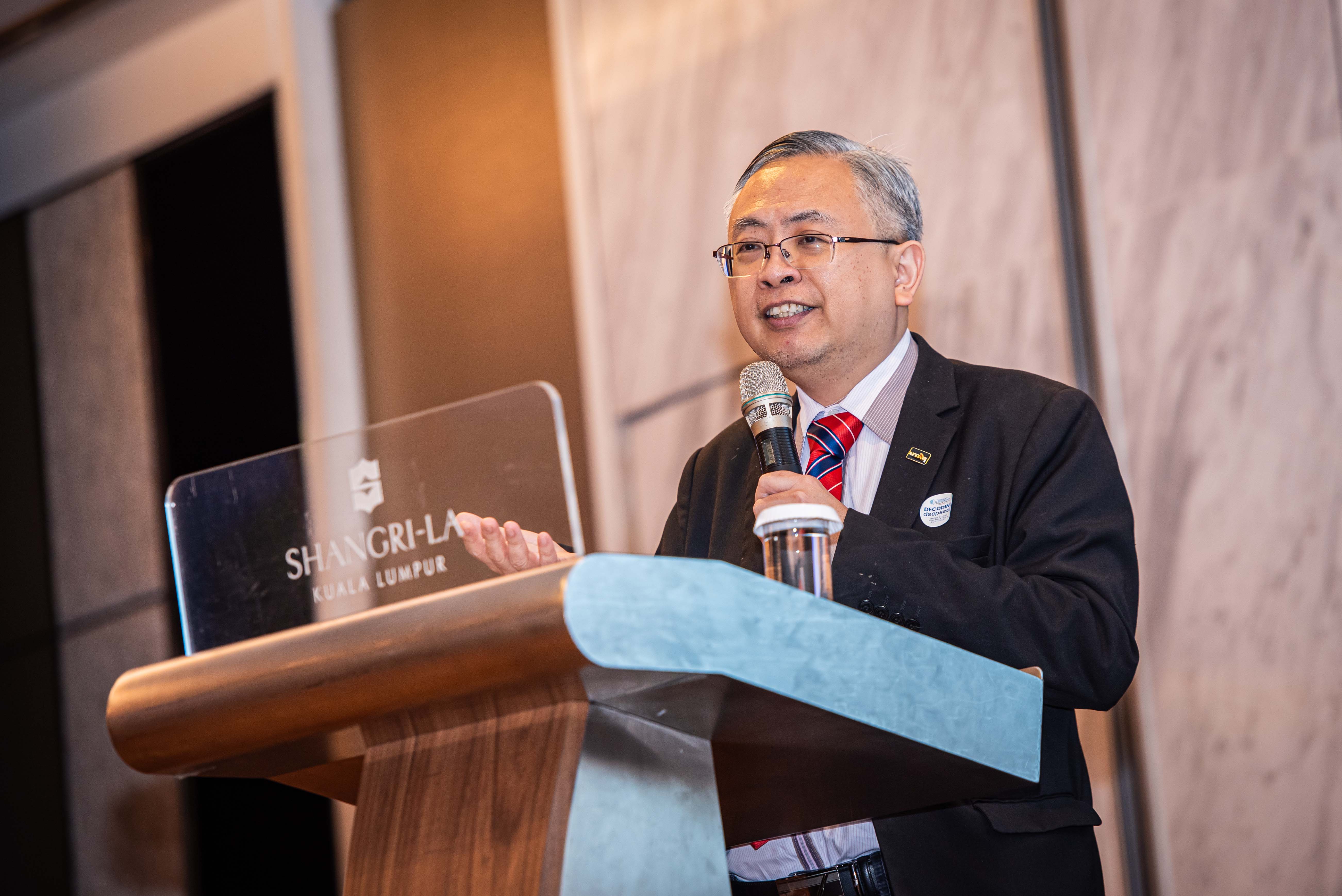 Prof Dato’ Ewe delivering the closing address