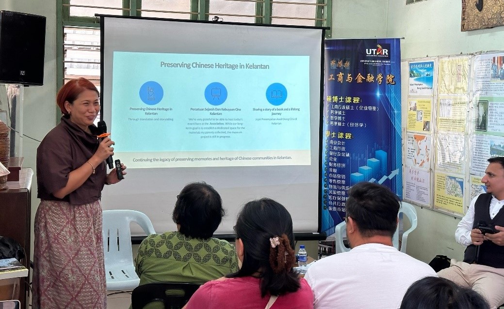 Ms Alison Wee discussing the importance of translating Jejak Penempatan Awal Orang Cina di Kelantan into Bahasa Malaysia to broaden public accessibility and deepen heritage understanding