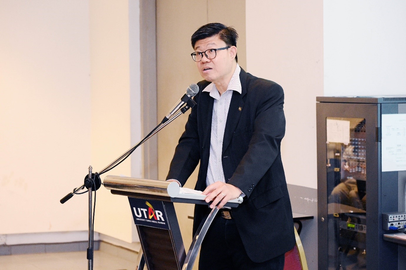 Prof Choong explaining UTAR sustainability initiatives