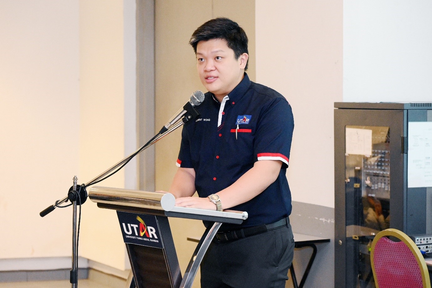 Dr Clement Wong talking about the aim of the seminar