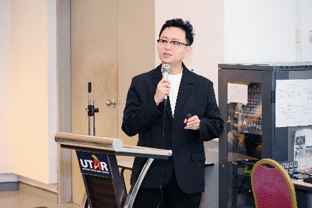 Top row, from left: Ts Jason Ong, Dr Ng, and Mr Abu Hassan